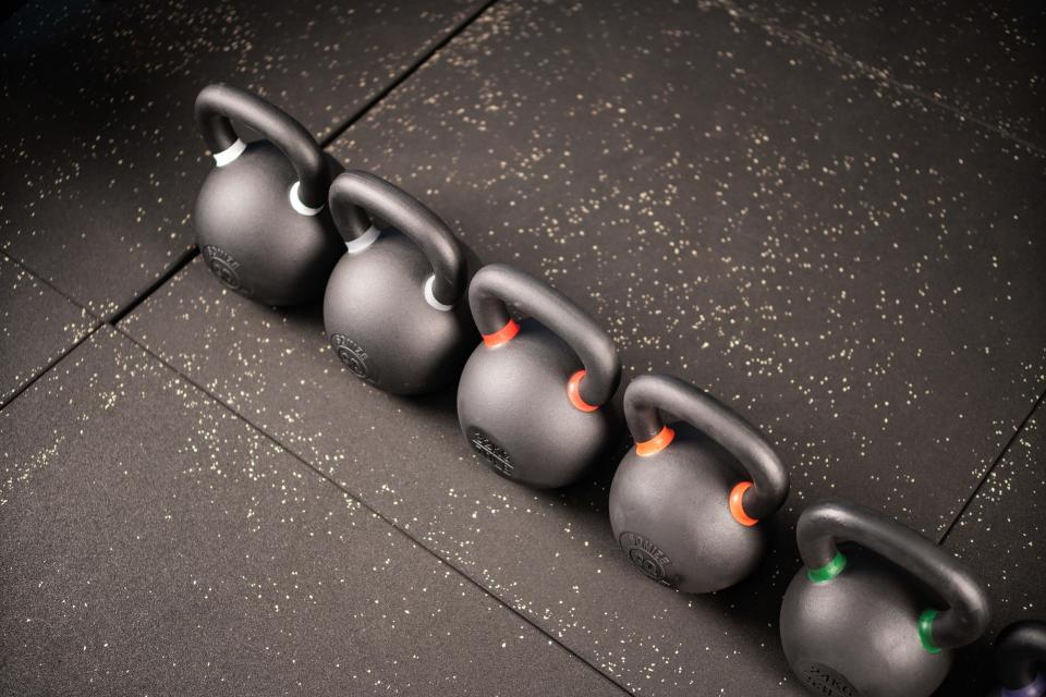 Professionele Black Kettlebell Set SQMIZE® BFK140, 140 kg Kleurcode