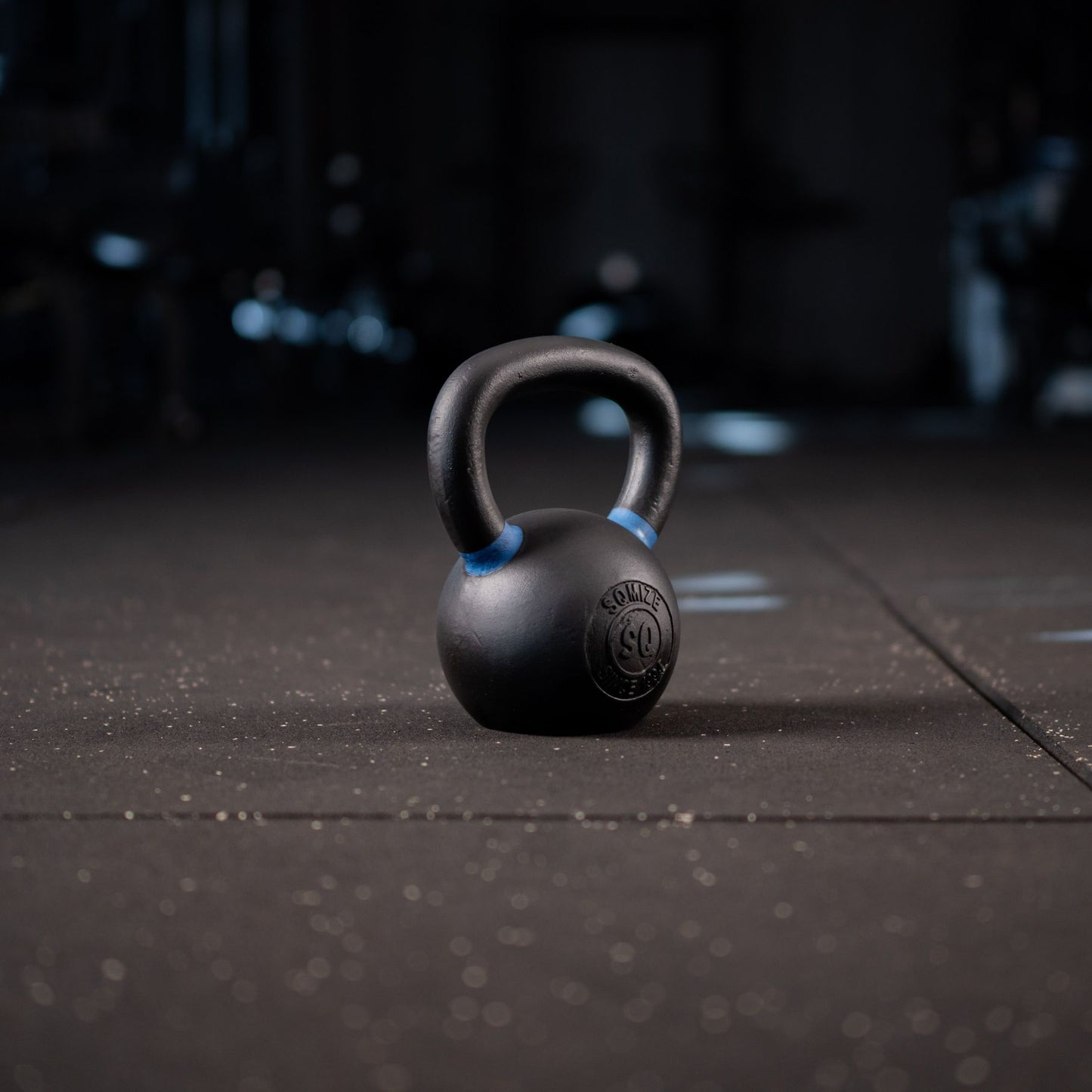 Black Kettlebell SQMIZE® BFK12 met Kleurcode Blauw - 12 kg - SQMIZE Nederland