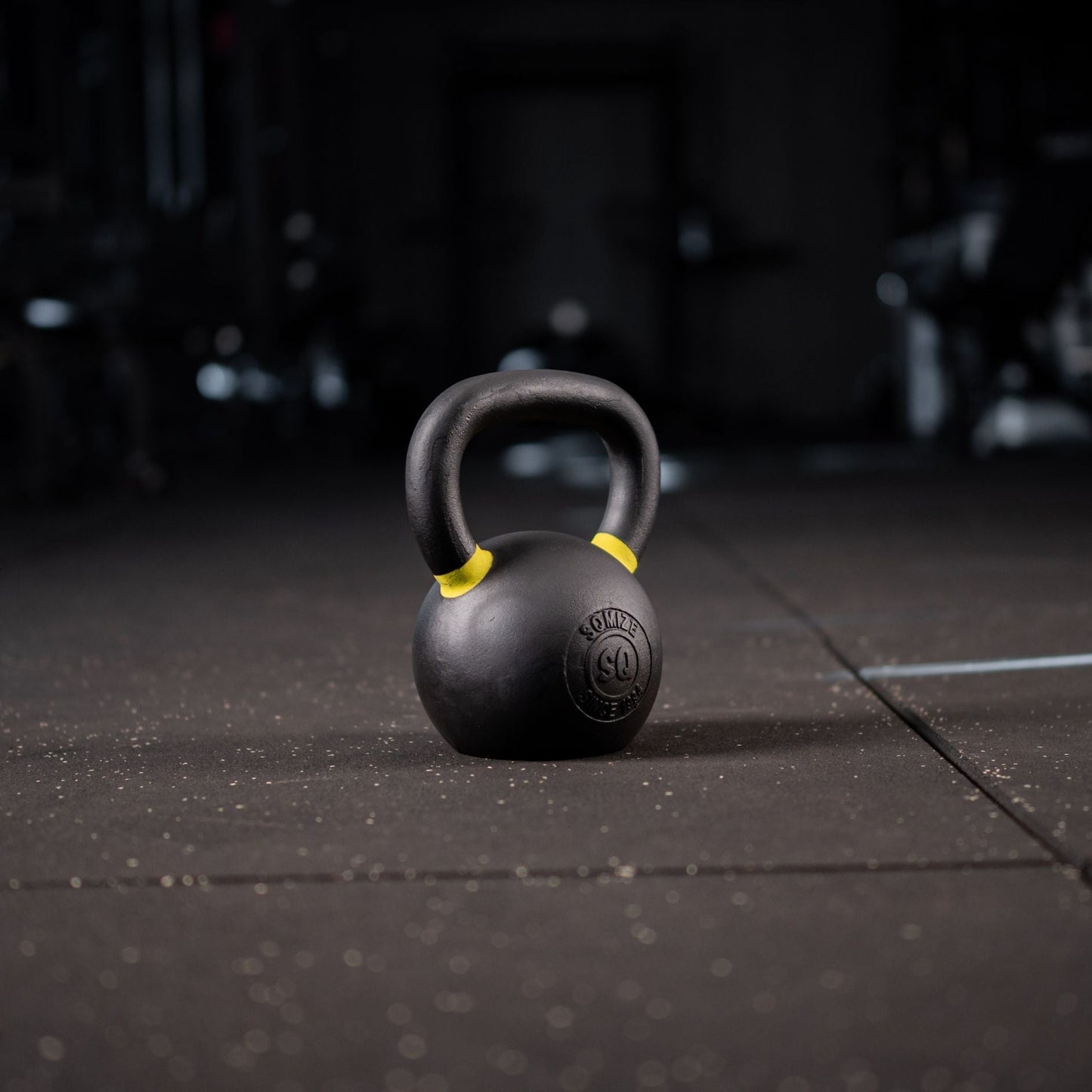Black Kettlebell SQMIZE® BFK16 met Kleurcode Geel - 16 kg - SQMIZE Nederland