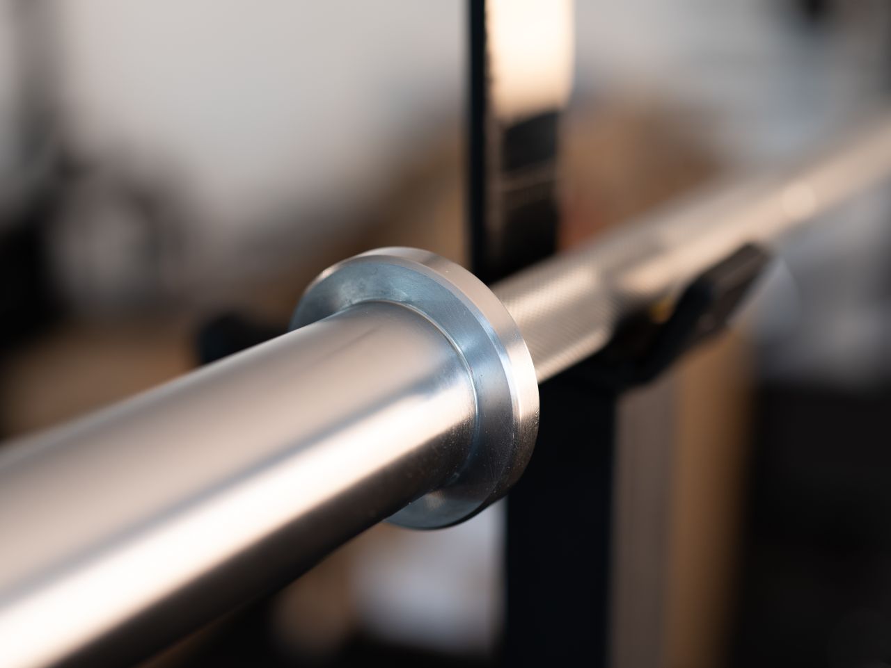 Calibrated Competition Powerlifting Barbell SQMIZE® PREMIUM BISON OB86PL-IPC (20kg) - SQMIZE Nederland