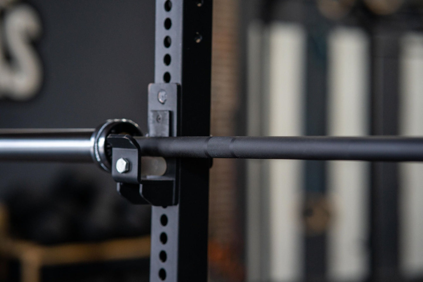 Cerakote Barbell SQMIZE® PREMIUM BISON OB86CRm-DG Amor Black (20kg) - SQMIZE Nederland