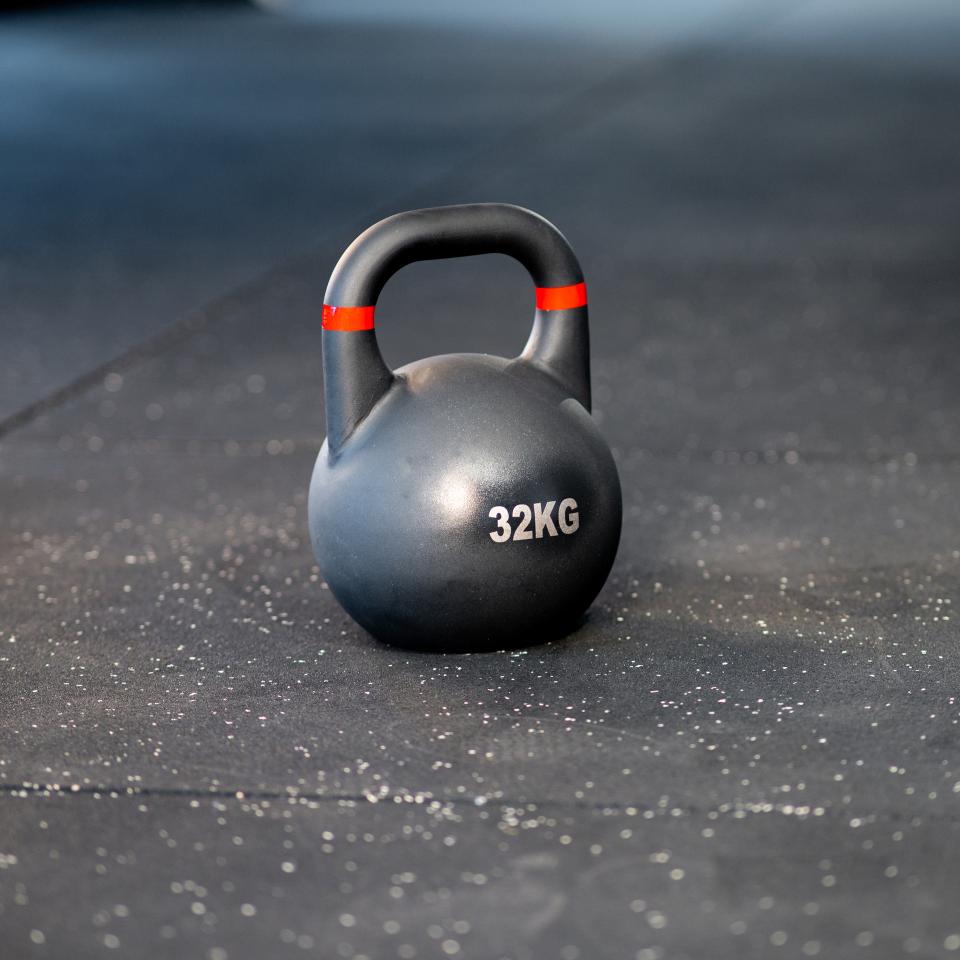 Competition Steel Kettlebell SQMIZE® CSK32, BLACK EDITION, 32 kg - SQMIZE Nederland