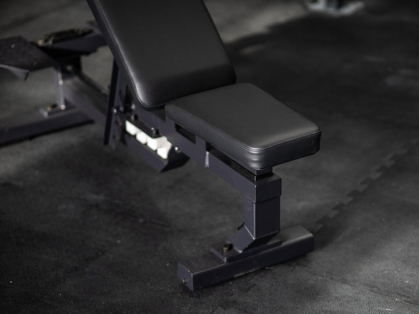 Trainingsbank SQMIZE® ELITE CLUB SQ-R660 met Spotterstands - SQMIZE Nederland