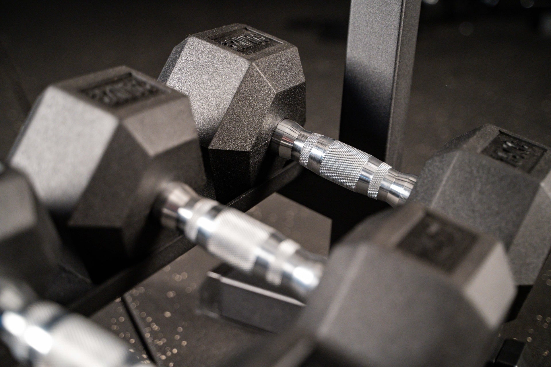 Hex Dumbbell Set met Rek SQMIZE® SQ210-R100 - SQMIZE Nederland