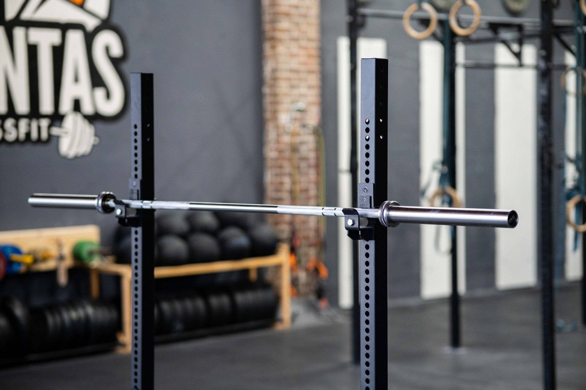 Premium Bison Competition Bumper Plate Met Barbell Set SQMIZE® CompBS140, 160 kg - SQMIZE Nederland